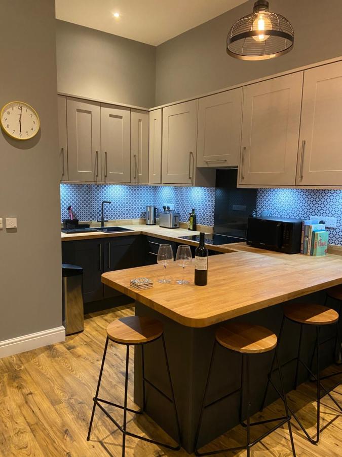 Stylish Tenby Apartment, Great Location, Parking المظهر الخارجي الصورة