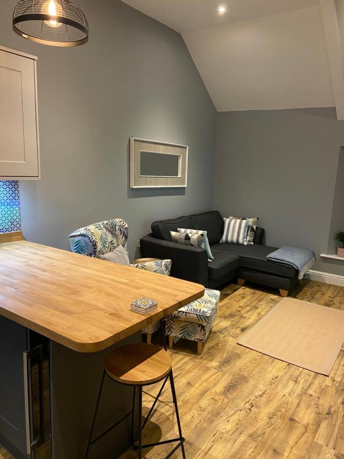 Stylish Tenby Apartment, Great Location, Parking المظهر الخارجي الصورة